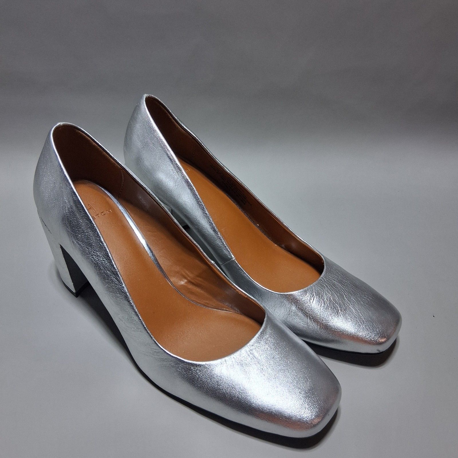 H By Halston Whitney Silver Metallic Leather Square Toe Block Heel Pumps 8m